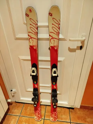 Esquís 1.30m con fijaciones ajustables