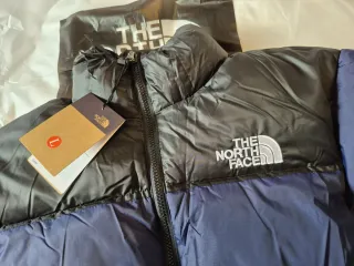 Chaqueta The North Face Azul y Negra