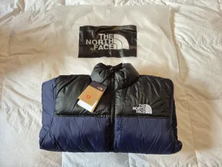 Chaqueta The North Face Azul y Negra