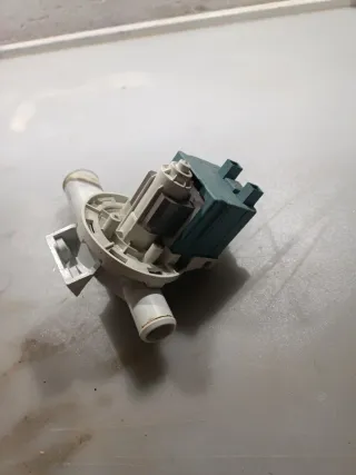 Bomba desagüe lavadora EP1A1BC02 CLF 34W