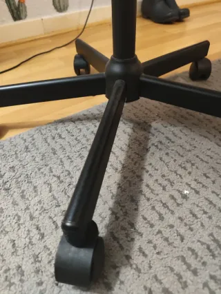 Silla de escritorio azul y blanca