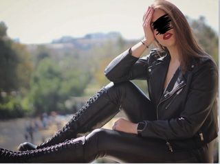 Botas altas negras con cordones y plataforma