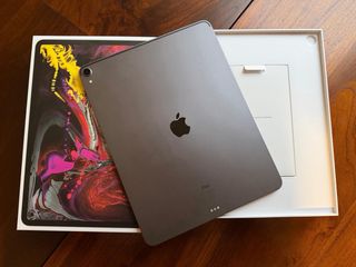 iPad Pro 12.9 (2018) 256GB + Apple Pencil + Caja
