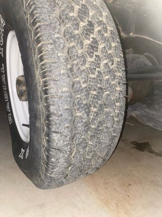 Llantas Nissan patrol Gr y60