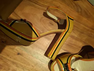 Sandalias Prada Tacon Ancho