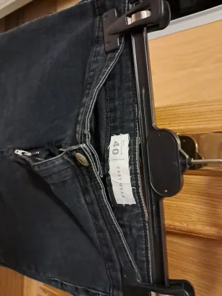 Pantalón vaquero negro elástico T.36