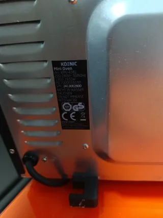 Mini horno Koenic 28L 1600W, temporizador.