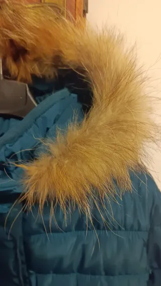 Giubbotto con cappuccio e pelliccia