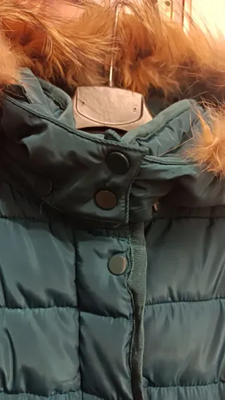 Giubbotto con cappuccio e pelliccia