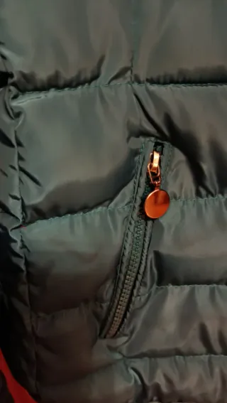 Giubbotto con cappuccio e pelliccia