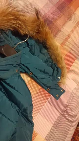 Giubbotto con cappuccio e pelliccia