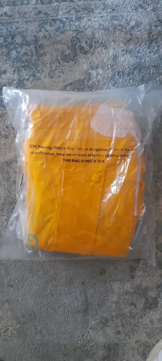 Casco Amarillo Bicicleta + Impermeable + Chaleco