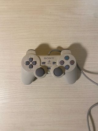 Playstation 1 + 1 Joystick + cavi necessari