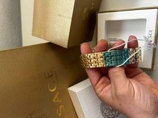 Reloj Versace Dorado y Blanco