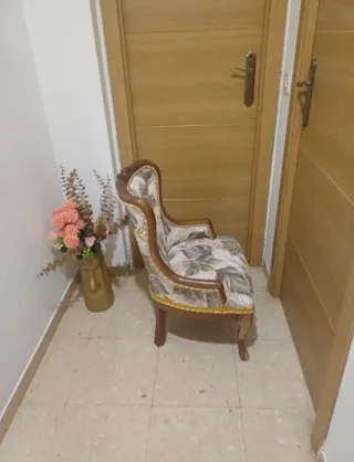 Sillón vintage tela y madera