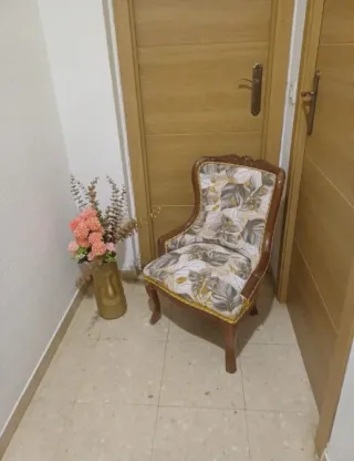 Sillón vintage tela y madera