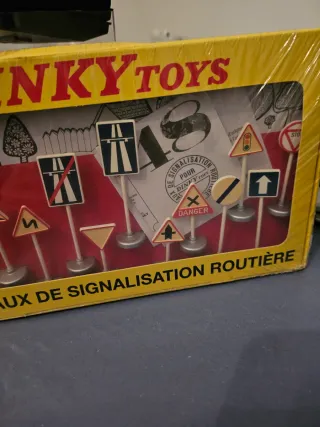 Dinky Toys Señales de Tráfico 1:43