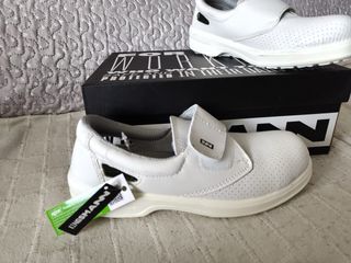 Zuecos Kingsman Blancos