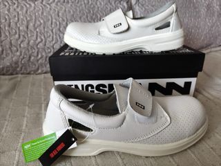 Zuecos Kingsman Blancos