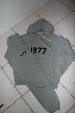 Essentials Sudadera y Pantalón 1977 Gris