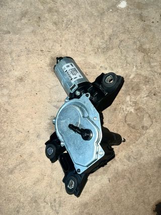 Motor limpiaparabrisas trasero VW Passat 2013