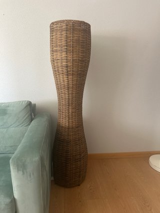 Lámpara de pie de ratánpreciosa!! 150cm de alto