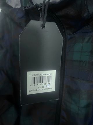 Talla 48. Impermeable de cuadros BRAVE SOUL.