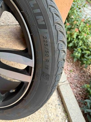 4 Neumaticos Toyota CH-R Invi Michelin 225/50 R 18