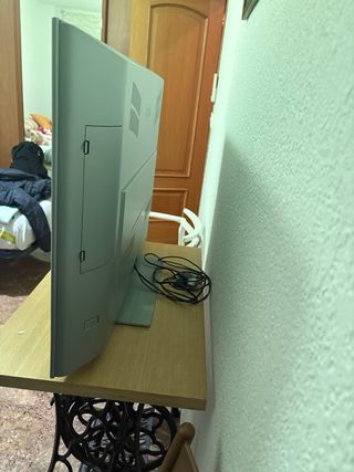 Televisor Loewe Plata y Negro