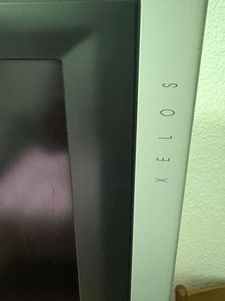 Televisor Loewe Plata y Negro