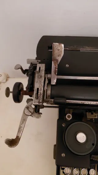 Affascinante Macchina da scrivere Triumph