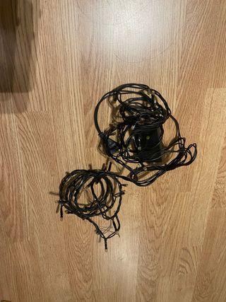 árbol de Navidad con piñas.