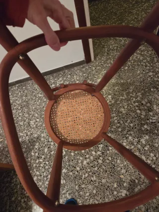 Taburete Vintage estilo thonet. Madera y ratan