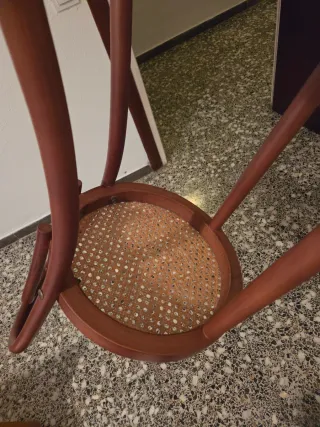 Taburete Vintage estilo thonet. Madera y ratan