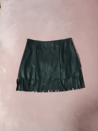 Falda polipiel negra con flecos Talla L