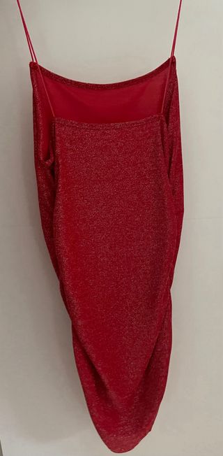 Vestido rojo brillante