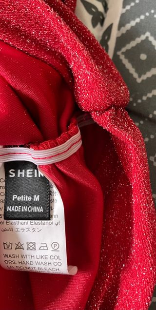 Vestido rojo brillante