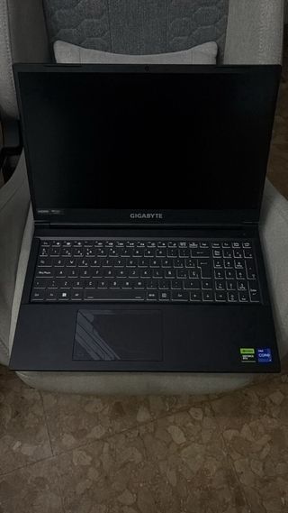 Portátil Gigabyte G5 RTX 4060.