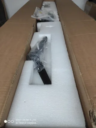 TV Hisense 75 QLED 4K E7 PANTALLA Rota