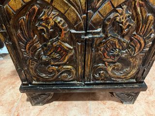 Mueble antiguo madera tallada dragones