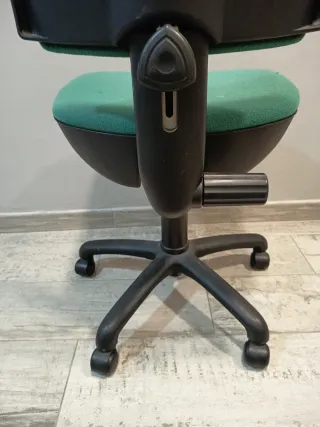 Silla de escritorio ergonómica verde