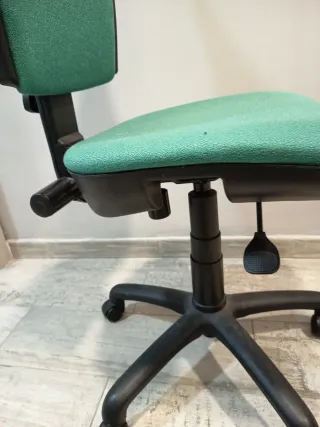 Silla de escritorio ergonómica verde