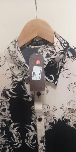 Vestido camisero estampado con etiqueta