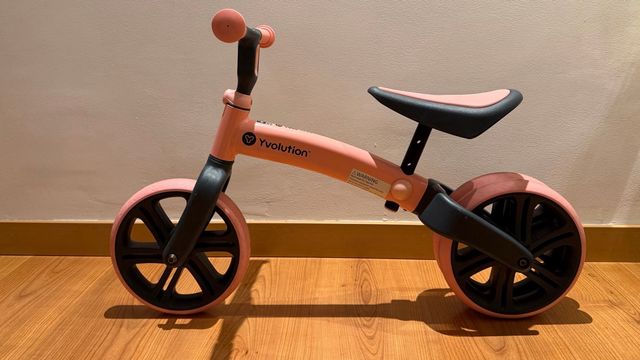 Bicicleta de Equilibrio evolutiva rosa Yvolution