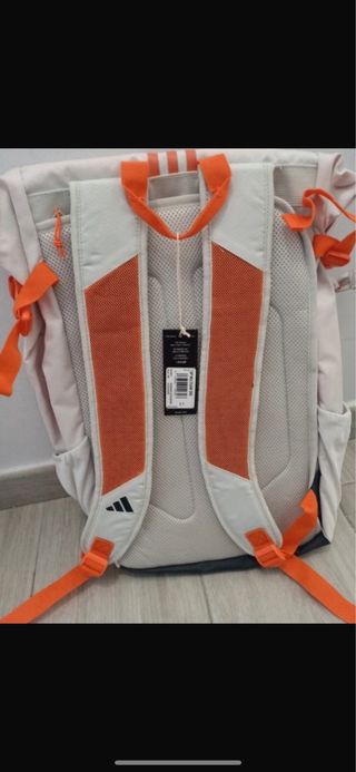 Mochila Adidas Naranja y Blanca