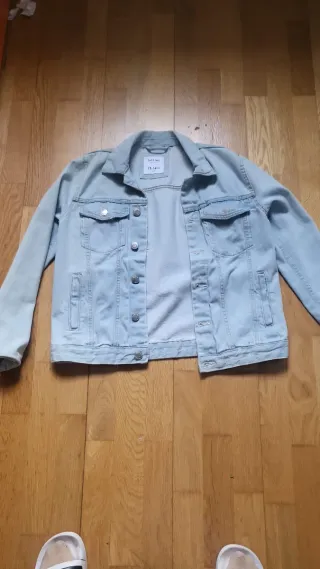 Cazadora vaquera azul Talla 13/14 años