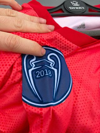 Camiseta Real Madrid Adidas Roja Vinicius