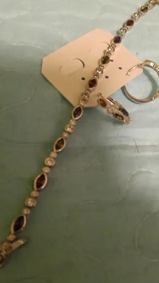 Conjunto Plata: Pulsera y Aretes Morados y otros c