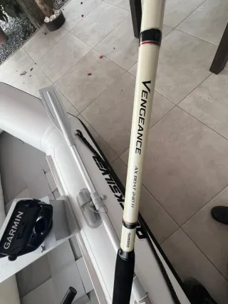 Zodiac mini con lote completo para la pesca!!