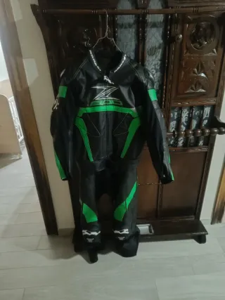 Traje de moto de cuero Arresi. Hecho a medida.